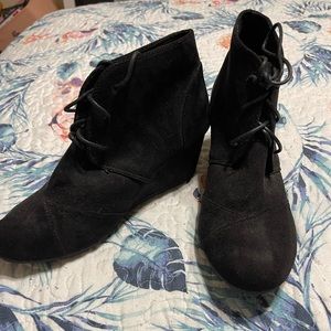 NWOT Rue 21 Black Wedge Booties